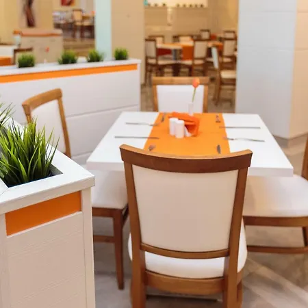 Serenity Bay فندق تساريفو